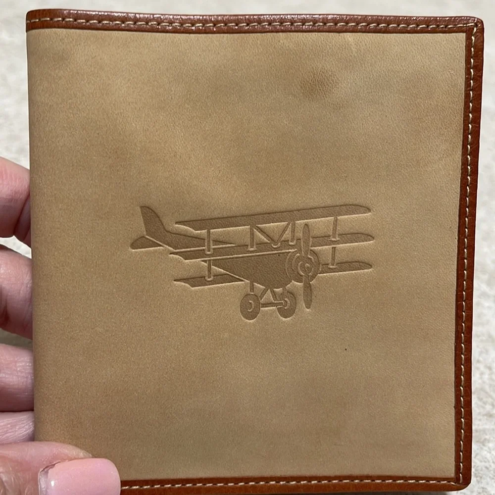 BNWOT VINTAGE AEROPOSTALE TAN & SADDLE BROWN LEATHER AIRPLANE BIFOLD WAL…
